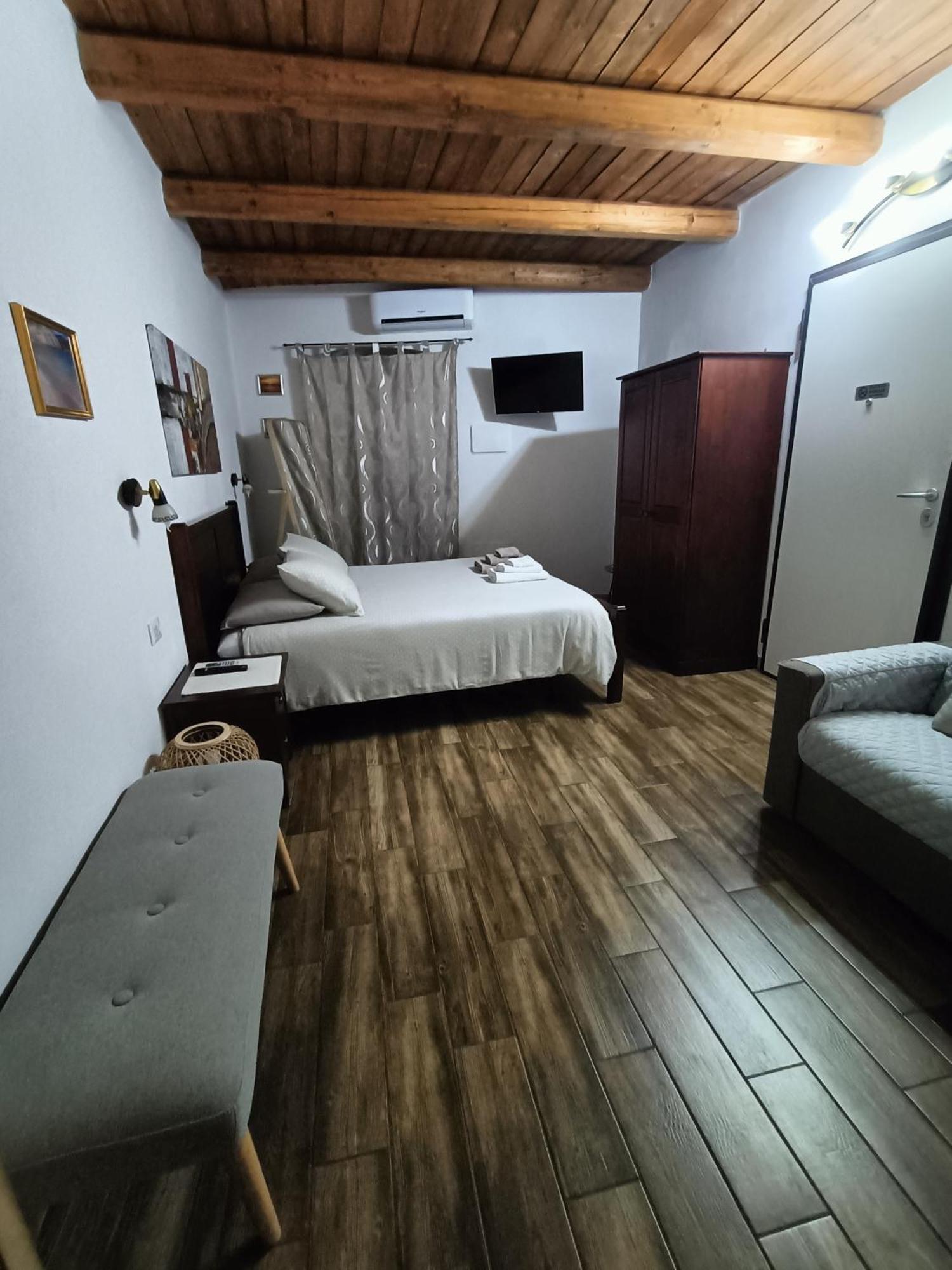 איגלסיאס Bed And Breakfast Raggio Di Sole מראה חיצוני תמונה