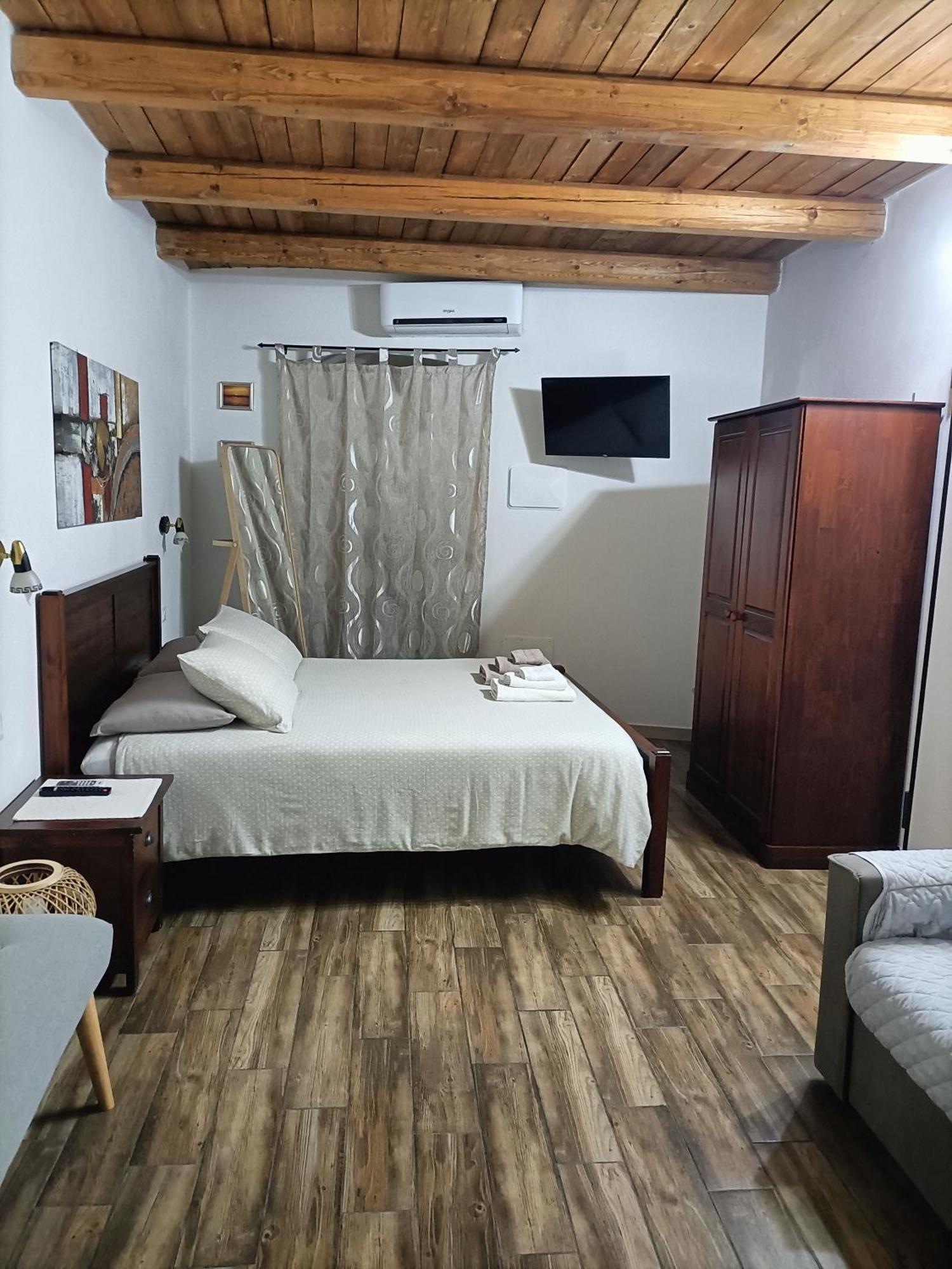 איגלסיאס Bed And Breakfast Raggio Di Sole מראה חיצוני תמונה