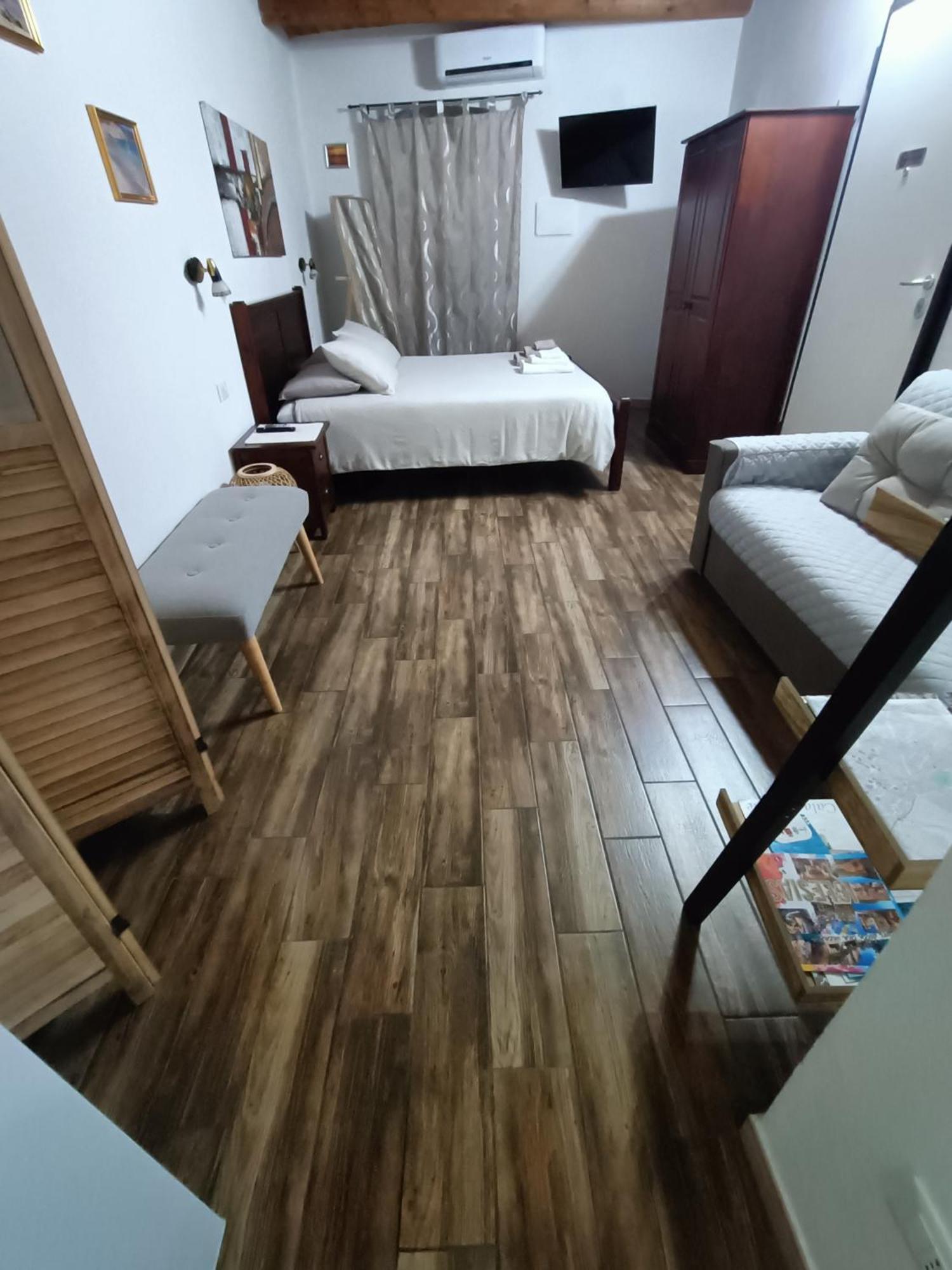 איגלסיאס Bed And Breakfast Raggio Di Sole מראה חיצוני תמונה